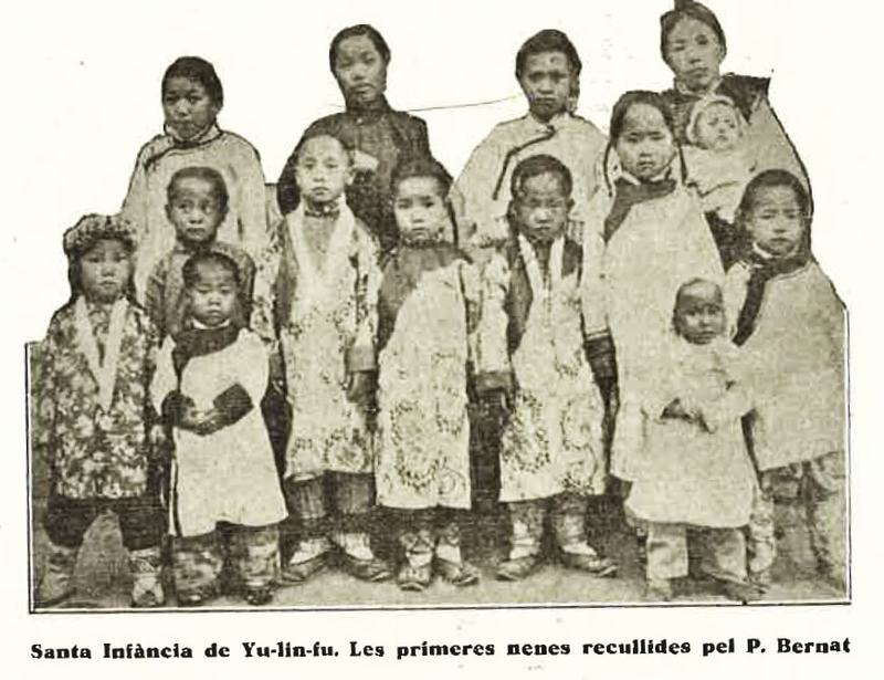 Niñas acogidas por la Santa Infancia de Yilin